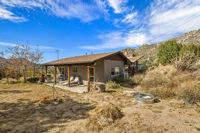 24 Matisse Road NE, Albuquerque, NM 87123