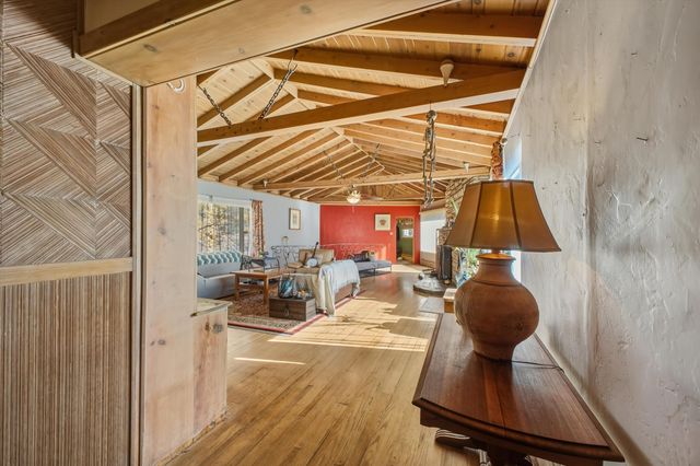 24 Matisse Road NE, Albuquerque, NM 87123