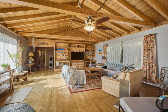 24 Matisse Road NE, Albuquerque, NM 87123