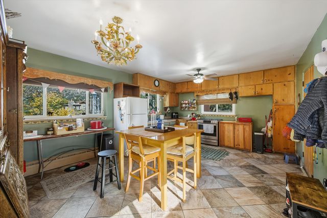 24 Matisse Road NE, Albuquerque, NM 87123