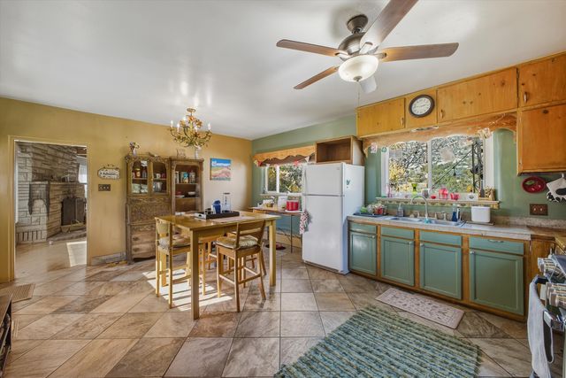 24 Matisse Road NE, Albuquerque, NM 87123