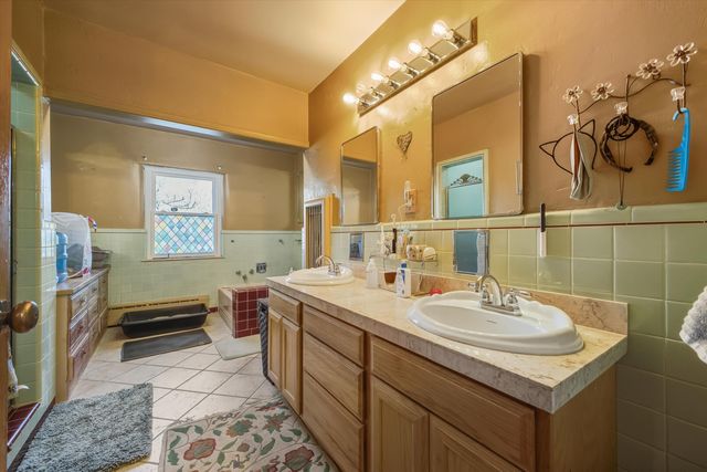 24 Matisse Road NE, Albuquerque, NM 87123