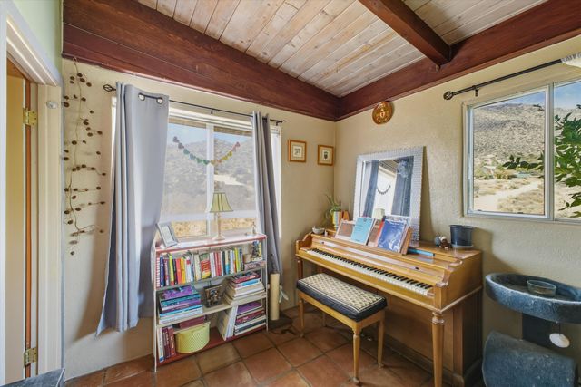 24 Matisse Road NE, Albuquerque, NM 87123