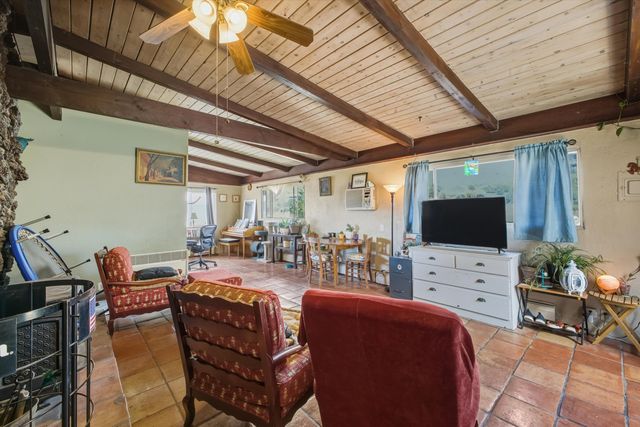 24 Matisse Road NE, Albuquerque, NM 87123