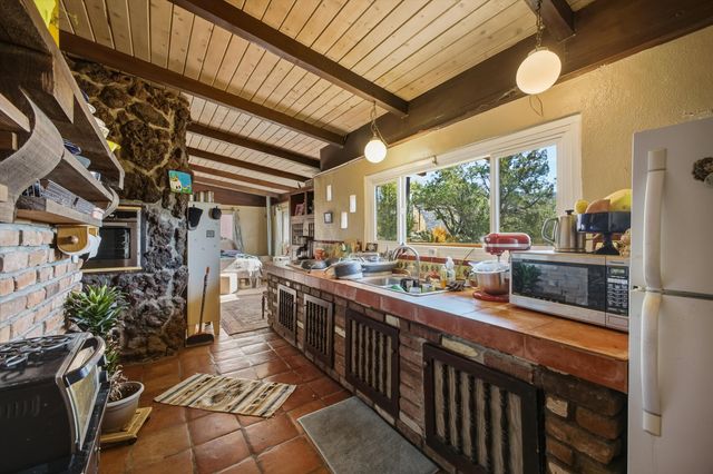 24 Matisse Road NE, Albuquerque, NM 87123