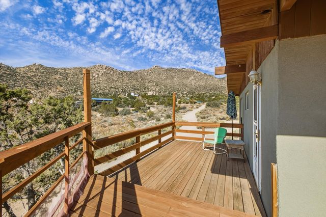 24 Matisse Road NE, Albuquerque, NM 87123