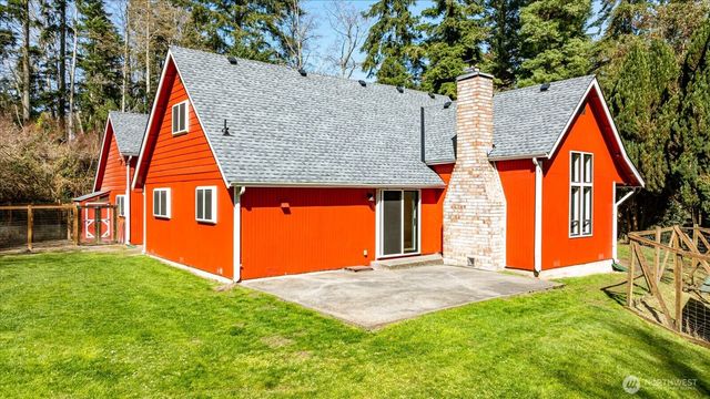 1269 Silver Lake Road, Oak Harbor, WA 98277