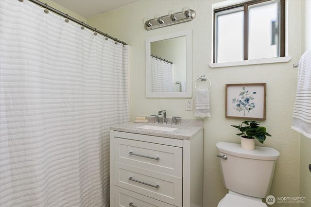 1269 Silver Lake Road, Oak Harbor, WA 98277