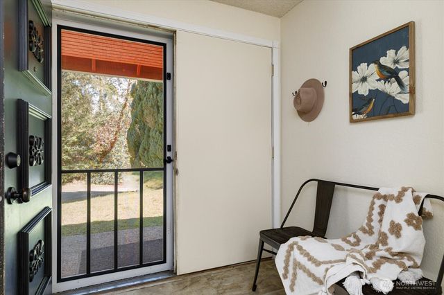 1269 Silver Lake Road, Oak Harbor, WA 98277