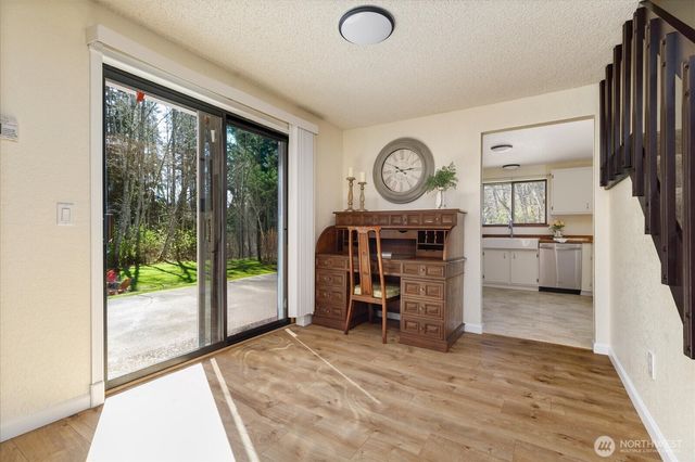 1269 Silver Lake Road, Oak Harbor, WA 98277