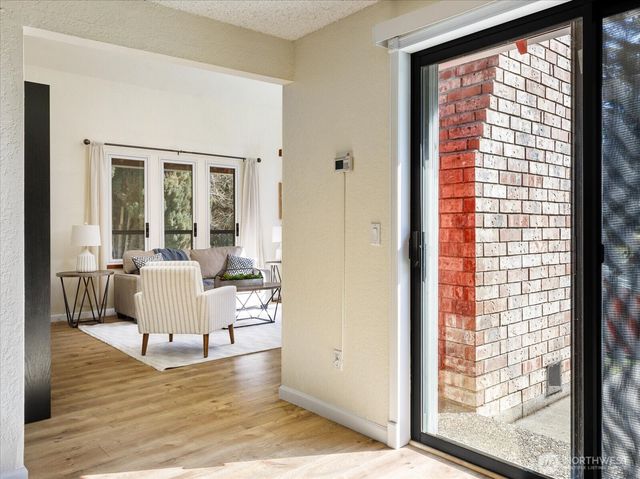 1269 Silver Lake Road, Oak Harbor, WA 98277