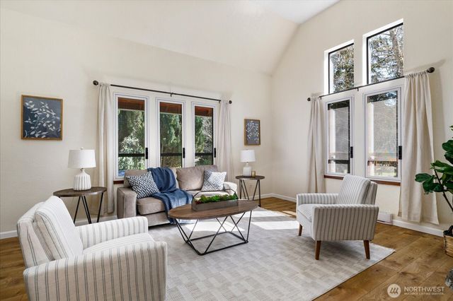 1269 Silver Lake Road, Oak Harbor, WA 98277