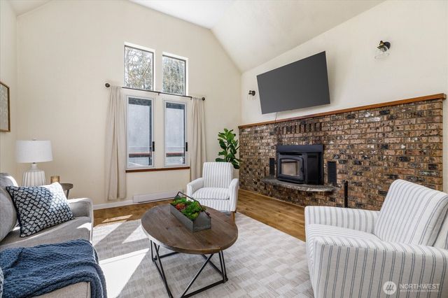 1269 Silver Lake Road, Oak Harbor, WA 98277