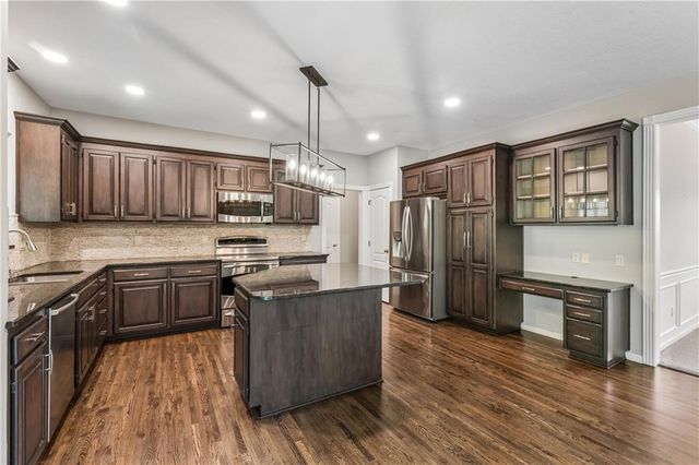 12178 S PRAIRIE CREEK Parkway, Olathe, KS 66062