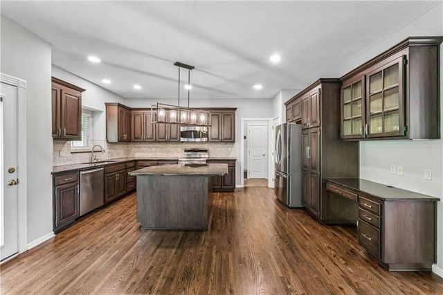 12178 S PRAIRIE CREEK Parkway, Olathe, KS 66062