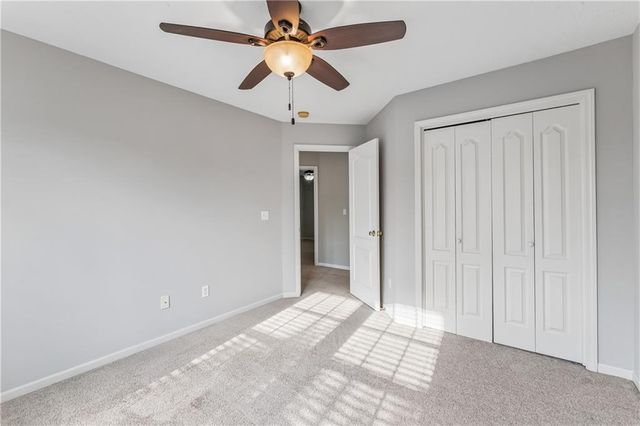 12178 S PRAIRIE CREEK Parkway, Olathe, KS 66062