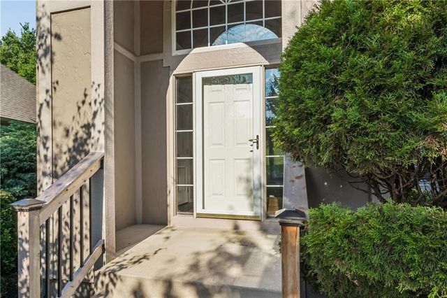 12178 S PRAIRIE CREEK Parkway, Olathe, KS 66062
