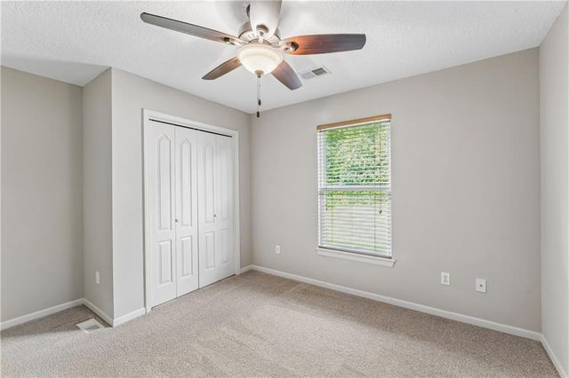 12178 S PRAIRIE CREEK Parkway, Olathe, KS 66062