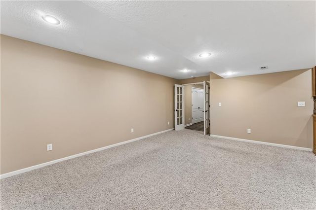 12178 S PRAIRIE CREEK Parkway, Olathe, KS 66062