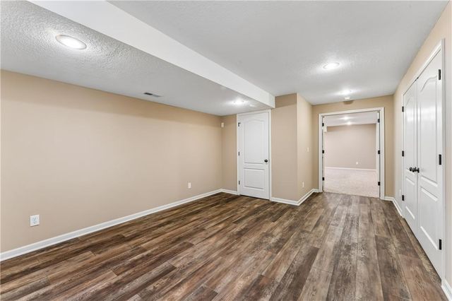 12178 S PRAIRIE CREEK Parkway, Olathe, KS 66062