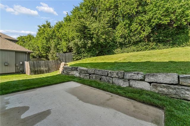 12178 S PRAIRIE CREEK Parkway, Olathe, KS 66062