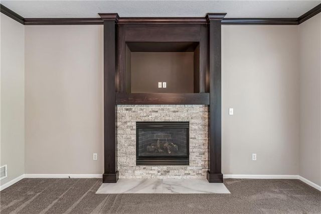 12178 S PRAIRIE CREEK Parkway, Olathe, KS 66062