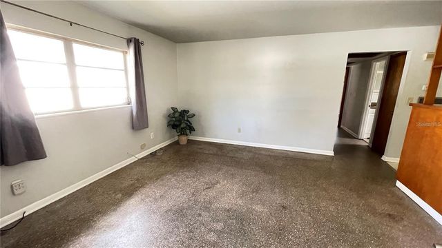 10705 N DIXON AVENUE, Tampa, FL 33612