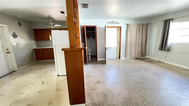 10705 N DIXON AVENUE, Tampa, FL 33612