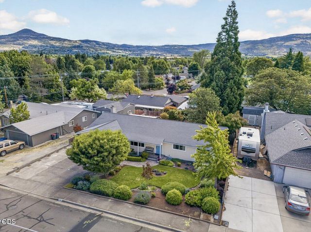 931 Mira Mar Avenue, Medford, OR 97504