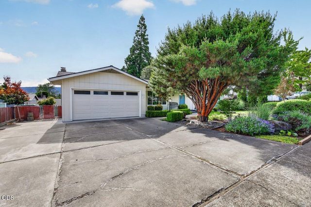 931 Mira Mar Avenue, Medford, OR 97504