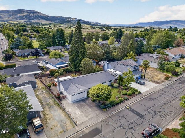 931 Mira Mar Avenue, Medford, OR 97504