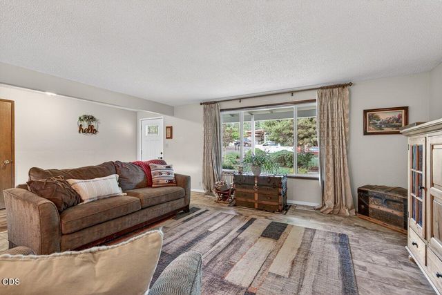 931 Mira Mar Avenue, Medford, OR 97504