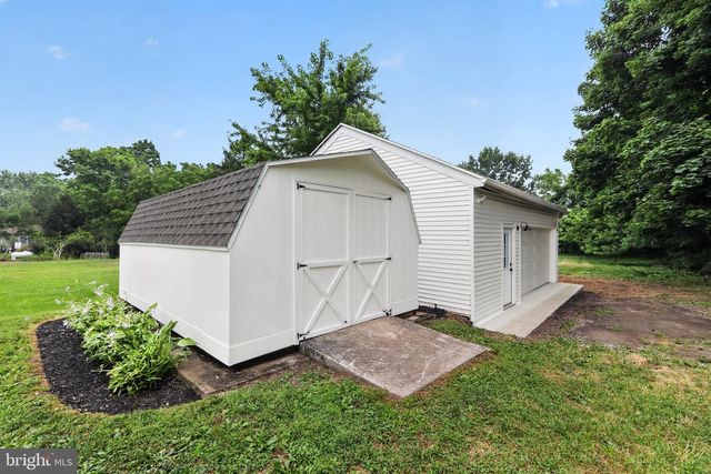 12 N LIMERICK RD, Limerick, PA 19468