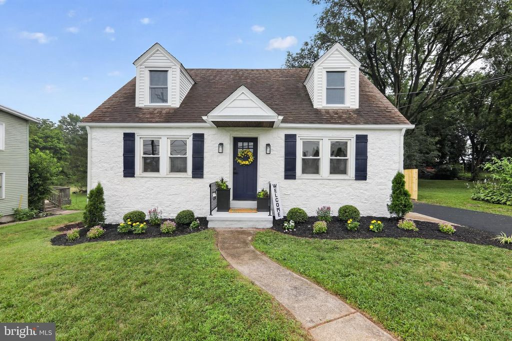 12 N LIMERICK RD, Limerick, PA 19468