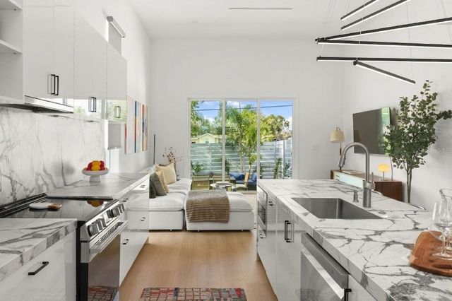 718 14TH AVENUE S, St Petersburg, FL 33701