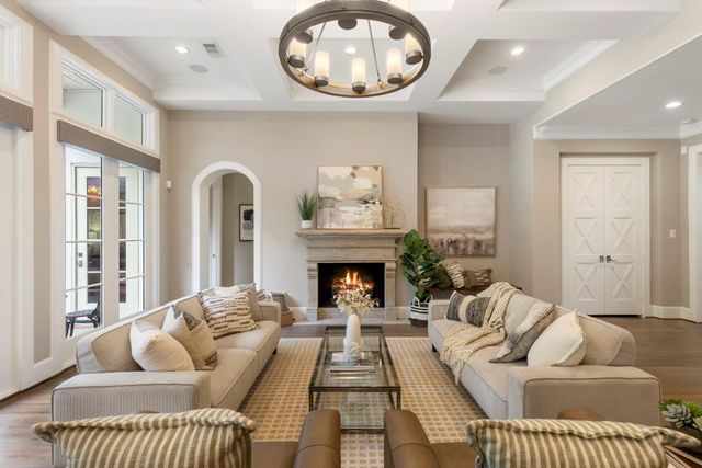 79 Simon Lake Lane, The Woodlands, TX 77381