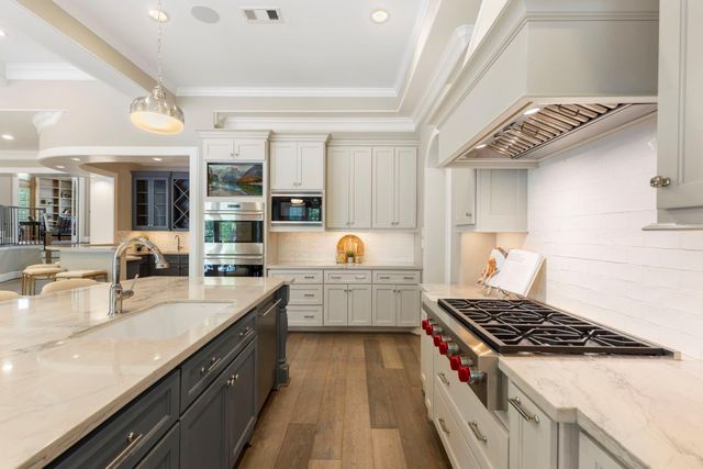 79 Simon Lake Lane, The Woodlands, TX 77381