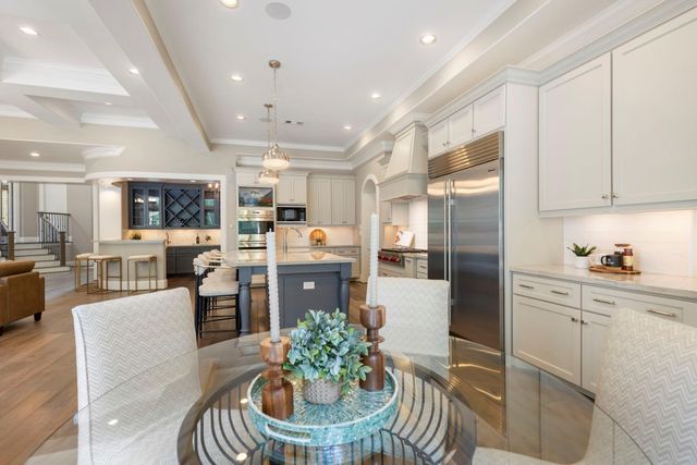 79 Simon Lake Lane, The Woodlands, TX 77381