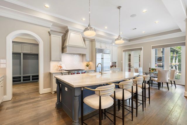 79 Simon Lake Lane, The Woodlands, TX 77381