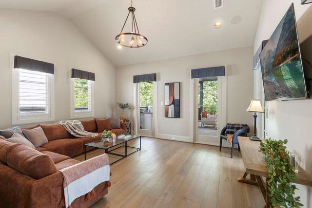 79 Simon Lake Lane, The Woodlands, TX 77381