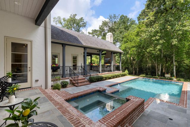 79 Simon Lake Lane, The Woodlands, TX 77381