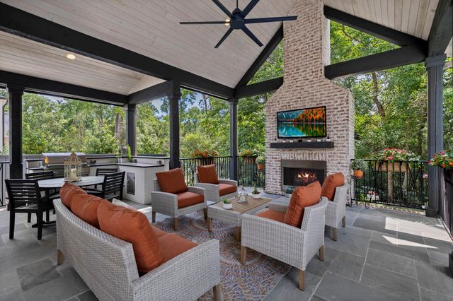 79 Simon Lake Lane, The Woodlands, TX 77381