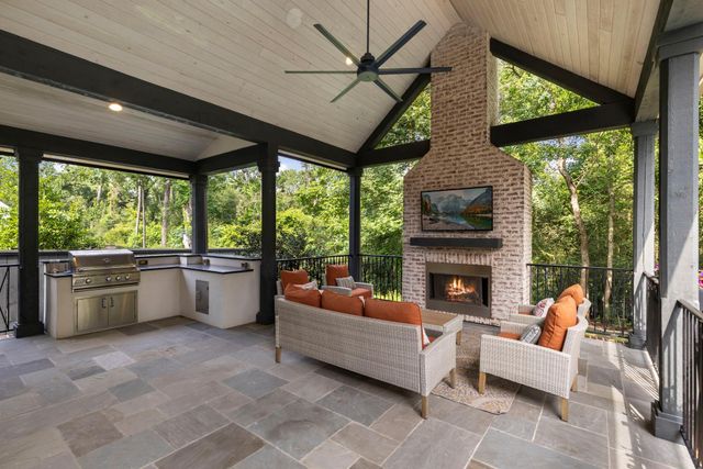 79 Simon Lake Lane, The Woodlands, TX 77381
