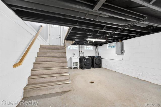 718 Waterloo Avenue, Monroe, MI 48161