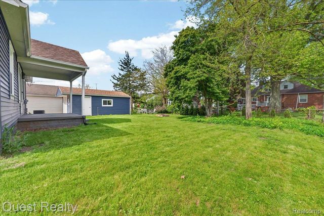 718 Waterloo Avenue, Monroe, MI 48161