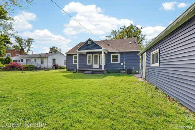 718 Waterloo Avenue, Monroe, MI 48161