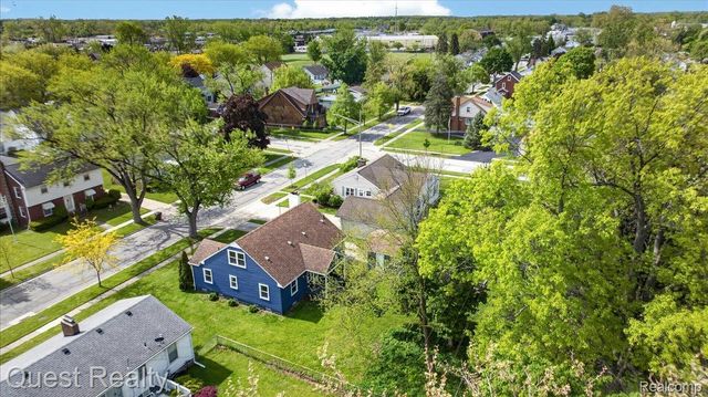 718 Waterloo Avenue, Monroe, MI 48161