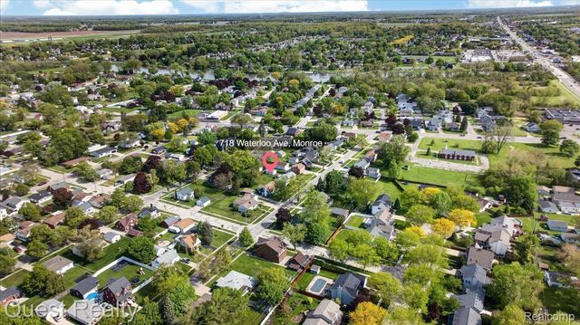 718 Waterloo Avenue, Monroe, MI 48161