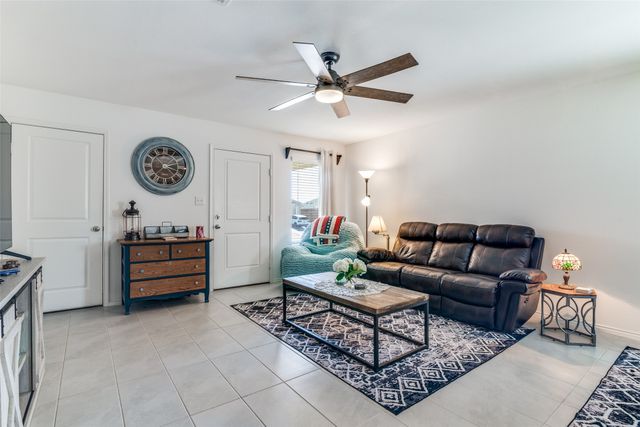 1610 Rosy Finch Drive, Forney, TX 75126