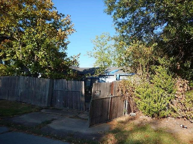 2241 Cross Lane, Orange, TX 77630